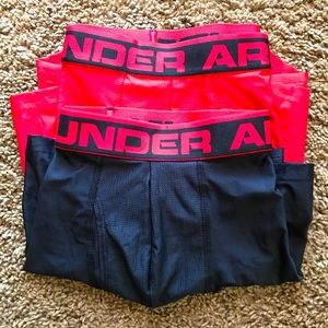 Men’s Under Armour boxer briefs!